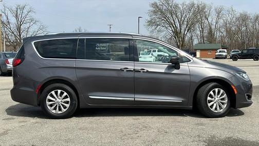 2018 Chrysler Pacifica Touring-L Plus