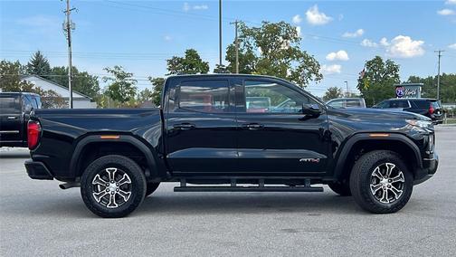 2024 GMC Canyon AT4