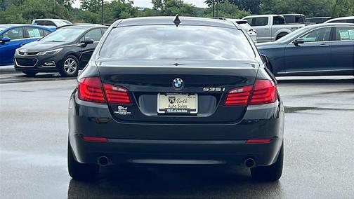 Black Sapphire Metallic 2011 BMW 535 535i