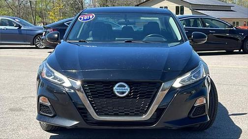 2019 Nissan Altima 2.0 SR