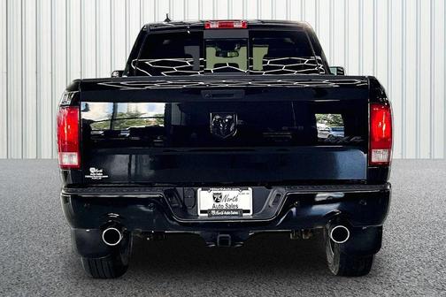 Diamond Black Crystal Pearlcoat 2019 RAM 1500 SLT