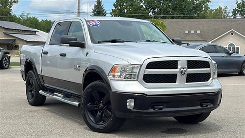 2016 RAM 1500 SLT