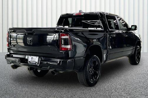 Diamond Black Crystal Pearlcoat 2019 RAM 1500 Big Horn