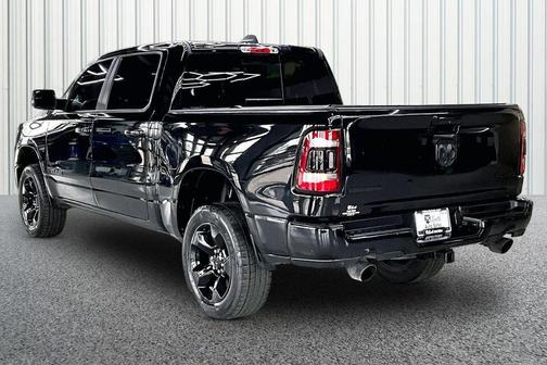 Diamond Black Crystal Pearlcoat 2019 RAM 1500 Big Horn