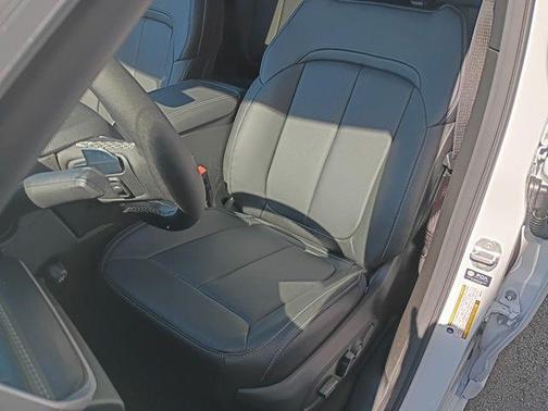Bright White Clearcoat 2026 Jeep Grand Cherokee L Limited