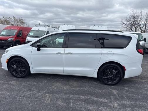 2024 Chrysler Pacifica Limited