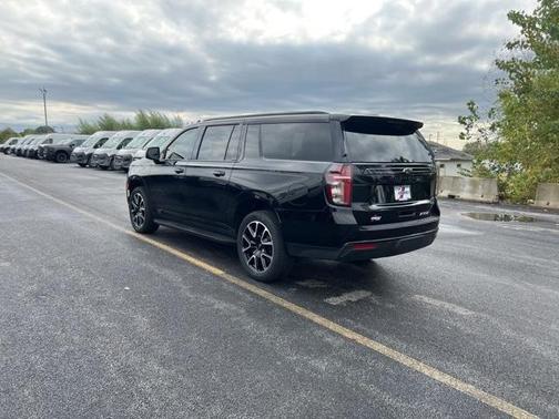 2023 Chevrolet Suburban RST