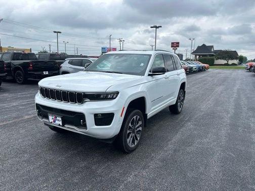 Bright White Clearcoat 2025 Jeep Grand Cherokee Overland