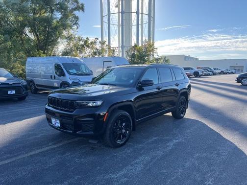 Diamond Black Crystal Pearlcoat 2025 Jeep Grand Cherokee L Altitude X