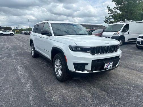 Bright White Clearcoat 2026 Jeep Grand Cherokee L Laredo