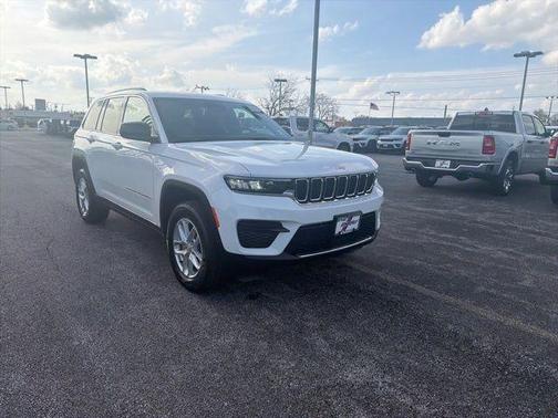 Bright White Clearcoat 2026 Jeep Grand Cherokee Laredo X