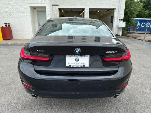2022 BMW 330 i xDrive