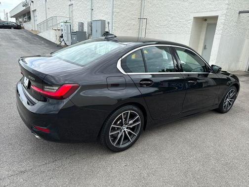 2022 BMW 330 i xDrive