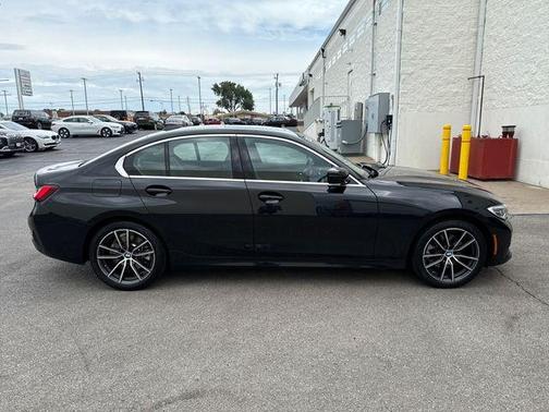 2022 BMW 330 i xDrive