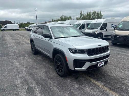 Silver Zynith 2026 Jeep Grand Cherokee L Laredo