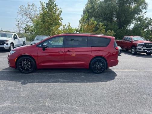 2026 Chrysler Pacifica Limited