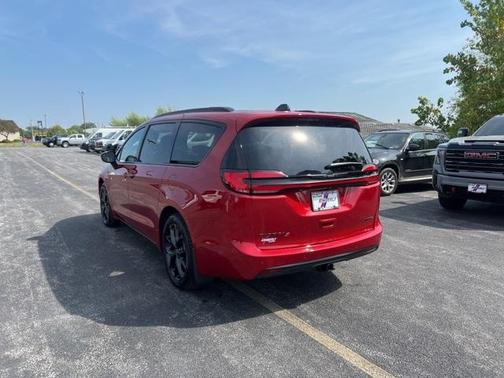 2026 Chrysler Pacifica Limited