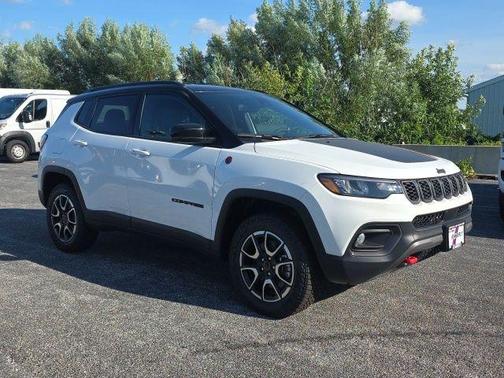 Bright White Clearcoat 2026 Jeep Compass Trailhawk