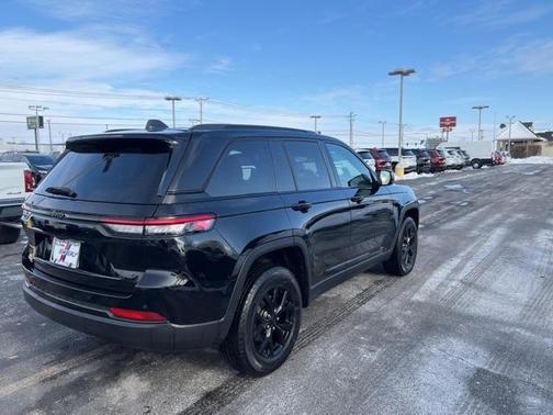 2024 Jeep Grand Cherokee Laredo