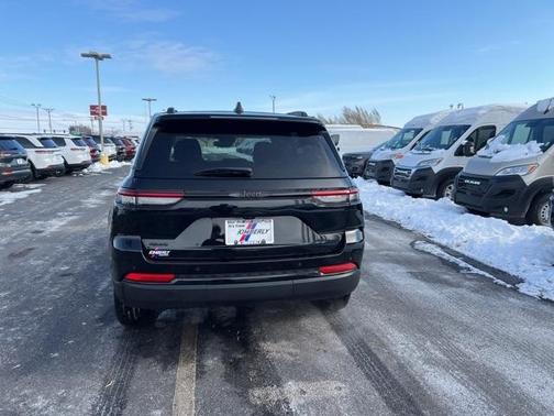 2024 Jeep Grand Cherokee Laredo