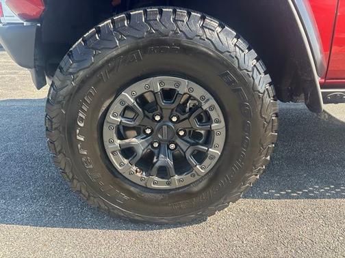 Hot Pepper Red Metallic Tinted Clearcoat 2023 Ford Bronco Base