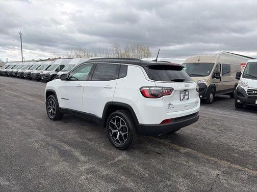 Bright White Clearcoat 2026 Jeep Compass Limited
