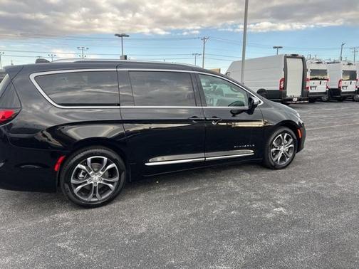 2026 Chrysler Pacifica Pinnacle