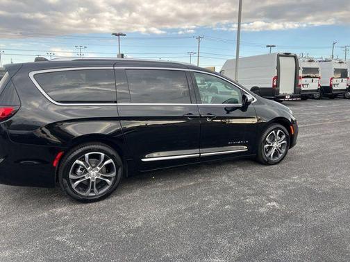 2026 Chrysler Pacifica Pinnacle