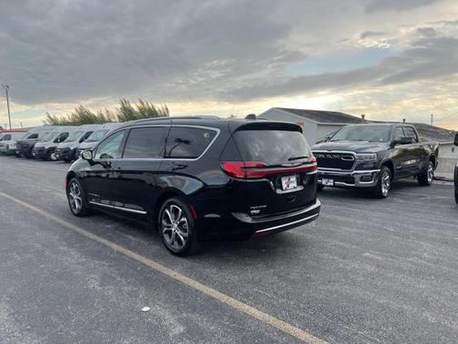 2026 Chrysler Pacifica Pinnacle