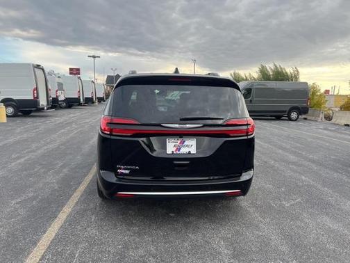 2026 Chrysler Pacifica Pinnacle