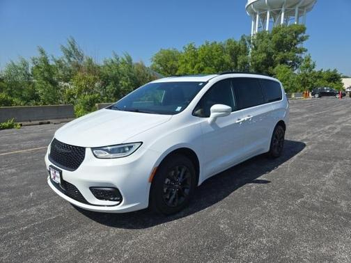 2021 Chrysler Pacifica Touring-L