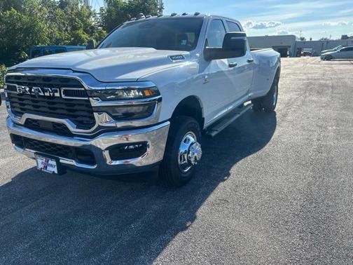 Bright White Clearcoat 2026 RAM 3500 Tradesman