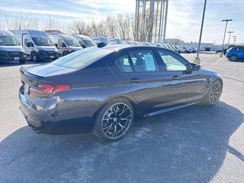 Tanzanite Blue II Metallic 2022 BMW M5 Base