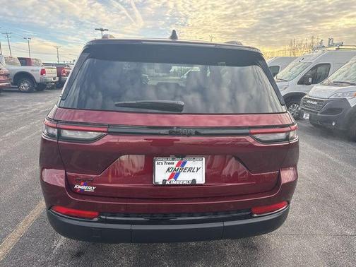 Velvet Red Pearlcoat 2025 Jeep Grand Cherokee Laredo