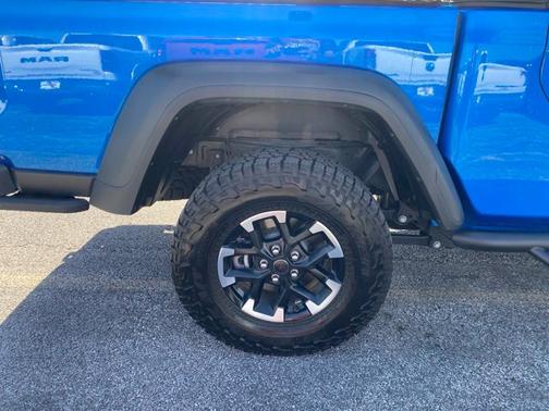 Hydro Blue Pearlcoat 2025 Jeep Gladiator Rubicon