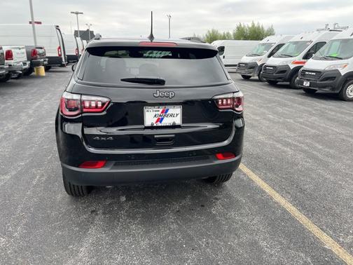 Diamond Black Crystal Pearlcoat 2026 Jeep Compass Limited