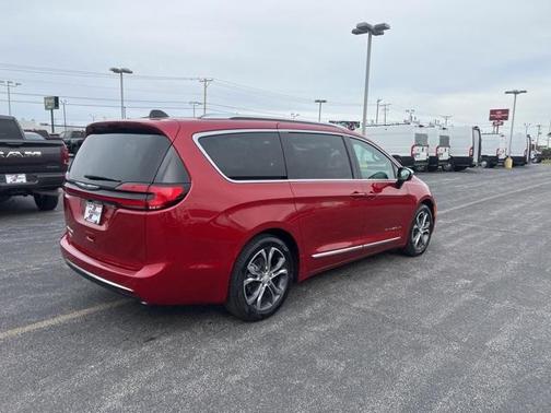 2026 Chrysler Pacifica Pinnacle