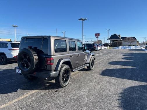 2020 Jeep Wrangler Unlimited Sahara Altitude