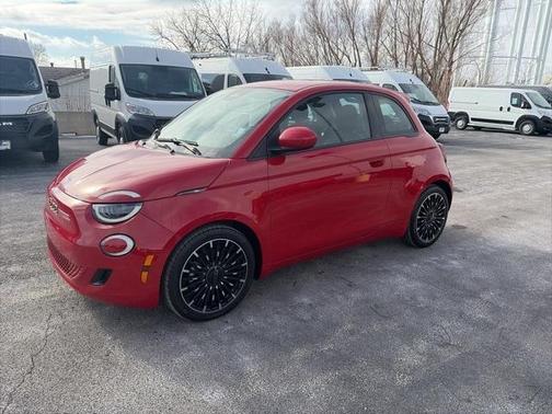 2024 FIAT 500e Base