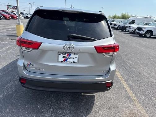 2017 Toyota Highlander SE