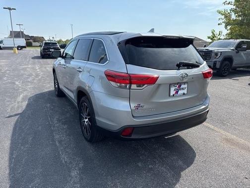 2017 Toyota Highlander SE