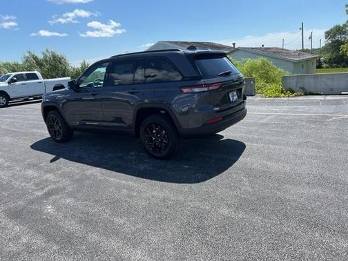 2025 Jeep Grand Cherokee Laredo X