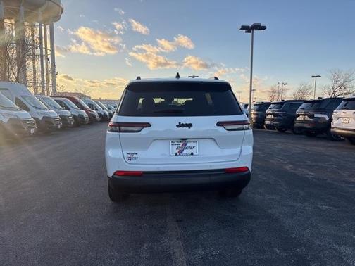 2024 Jeep Grand Cherokee L Laredo