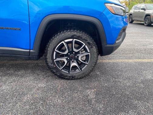 Hydro Blue Pearlcoat 2025 Jeep Compass Trailhawk