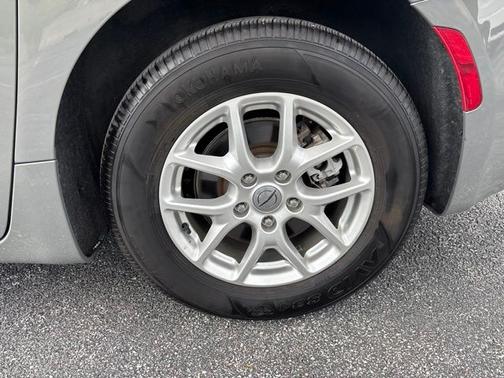 Ceramic Gray Clearcoat 2024 Chrysler Pacifica Touring L