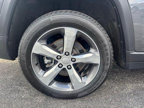 Metallic 2021 Jeep Grand Cherokee L Limited