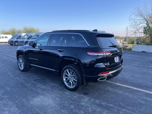2025 Jeep Grand Cherokee Summit
