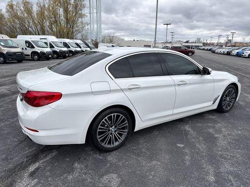 Alpine White 2018 BMW 530 i xDrive