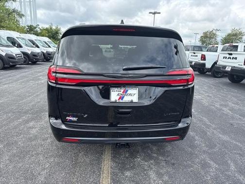 2026 Chrysler Pacifica Limited