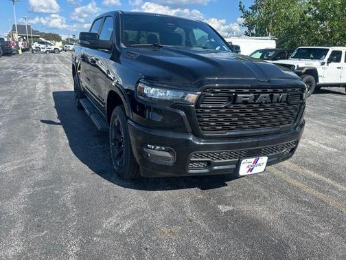 Diamond Black Crystal Pearlcoat 2026 RAM 1500 Big Horn